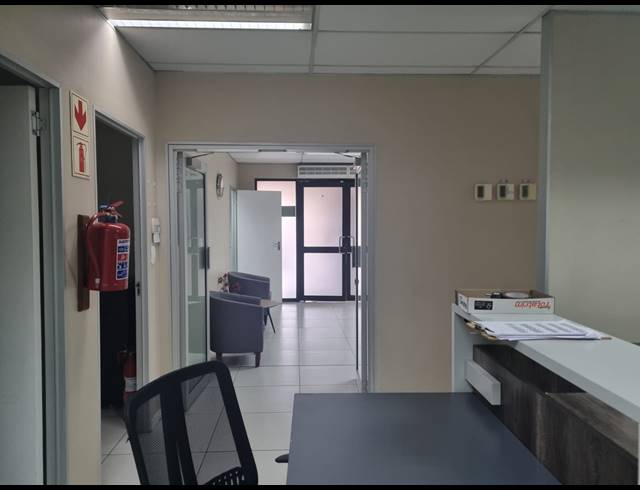 226M² OFFICE TO LET IN SONHEUWEL